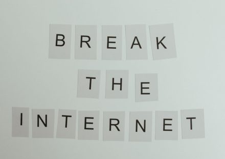 Conceptual image with text 'Break the Internet' using letter cards on a light background. — Beef Casino: Spielerfeedback zu n