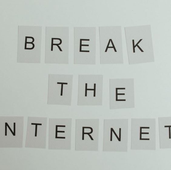 Conceptual image with text 'Break the Internet' using letter cards on a light background. — Beef Casino: Spielerfeedback zu n